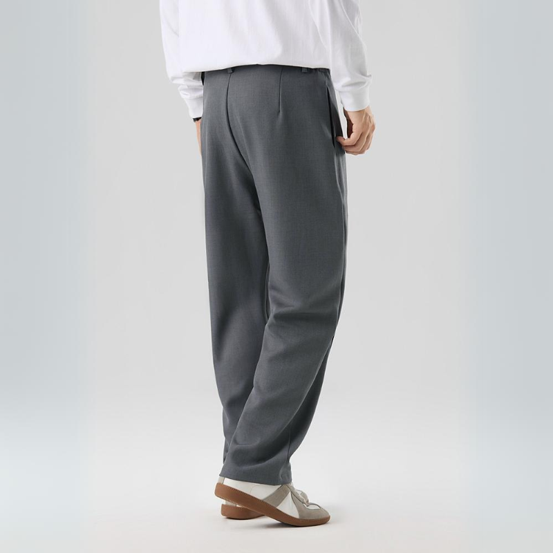 Carlton | Men's Relaxed Fit Pleated Trousers