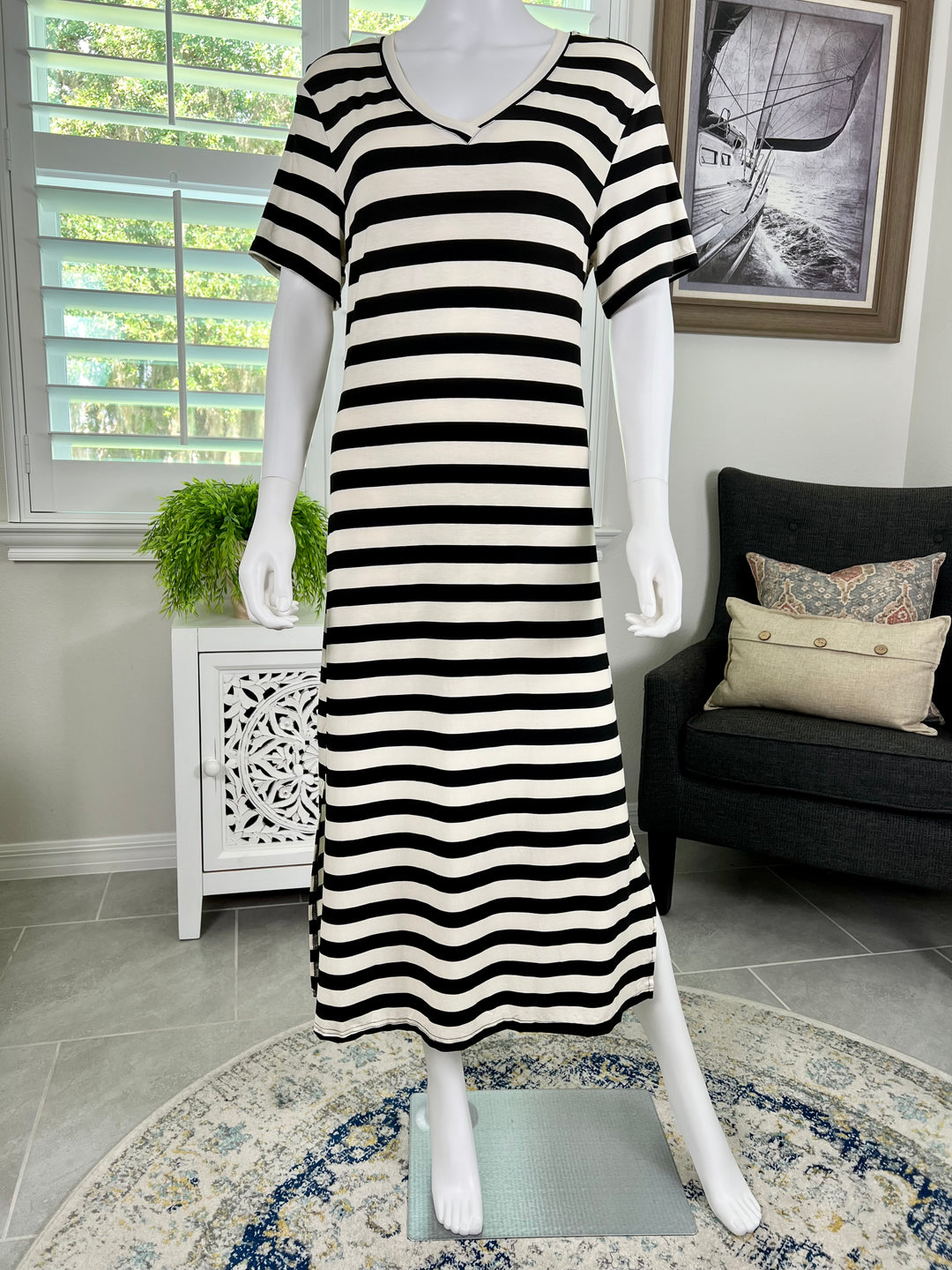 Black and Cream Relaxed Fit Maxi Dress