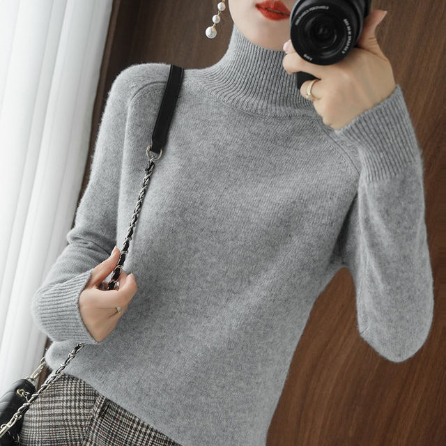 Felicia | Women's Fitted Turtleneck Sweater